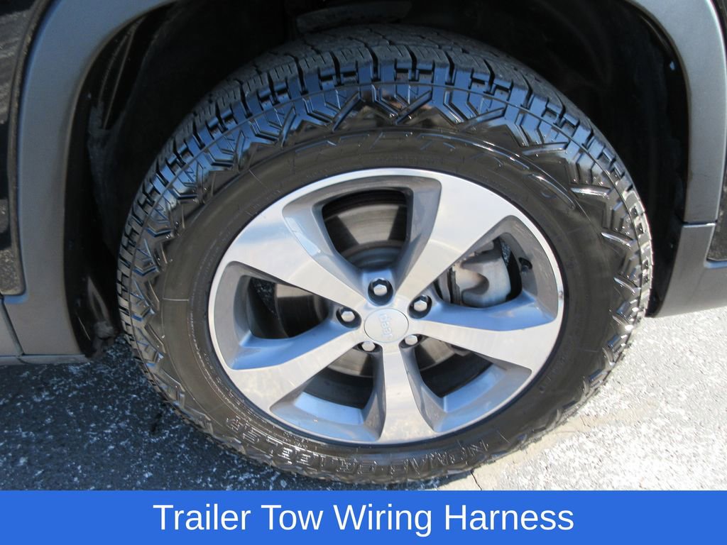 Used 2019 Jeep Cherokee Limited w/ Luxury Group image 9