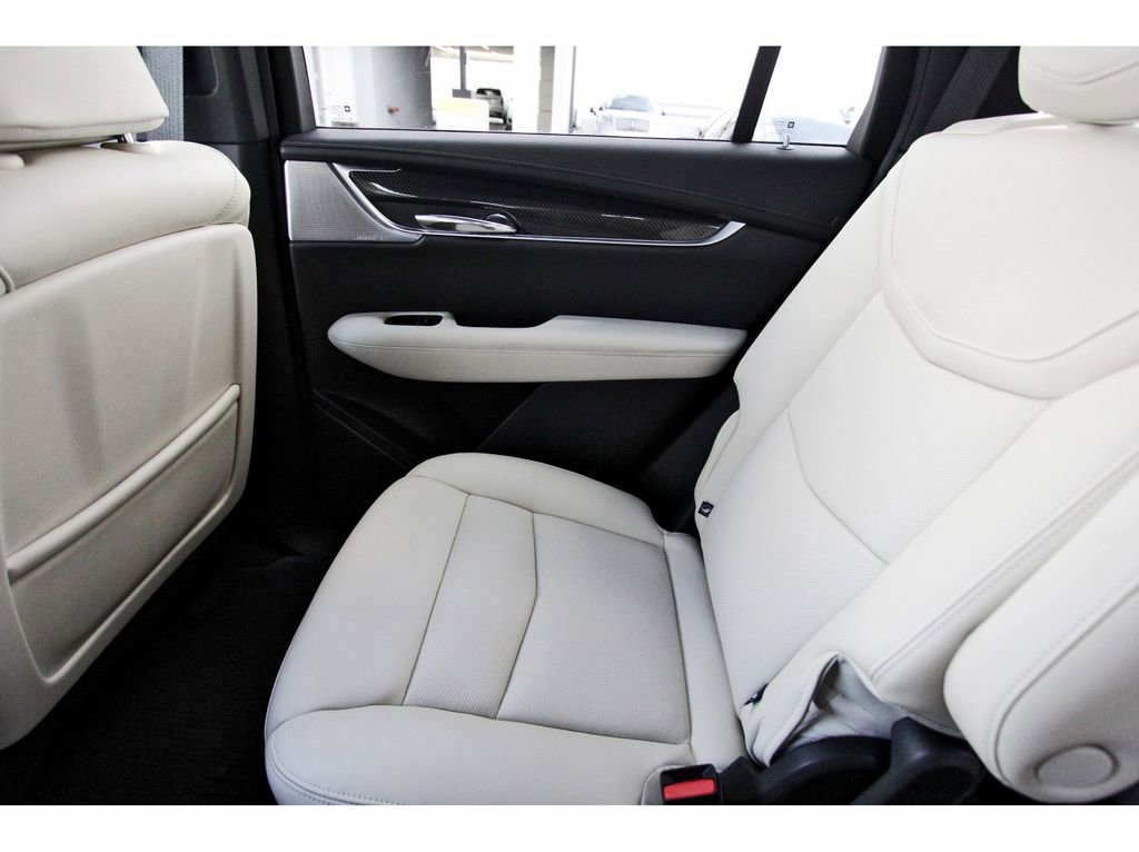 New 2025 Cadillac XT6 Sport w/ Technology Package image 12