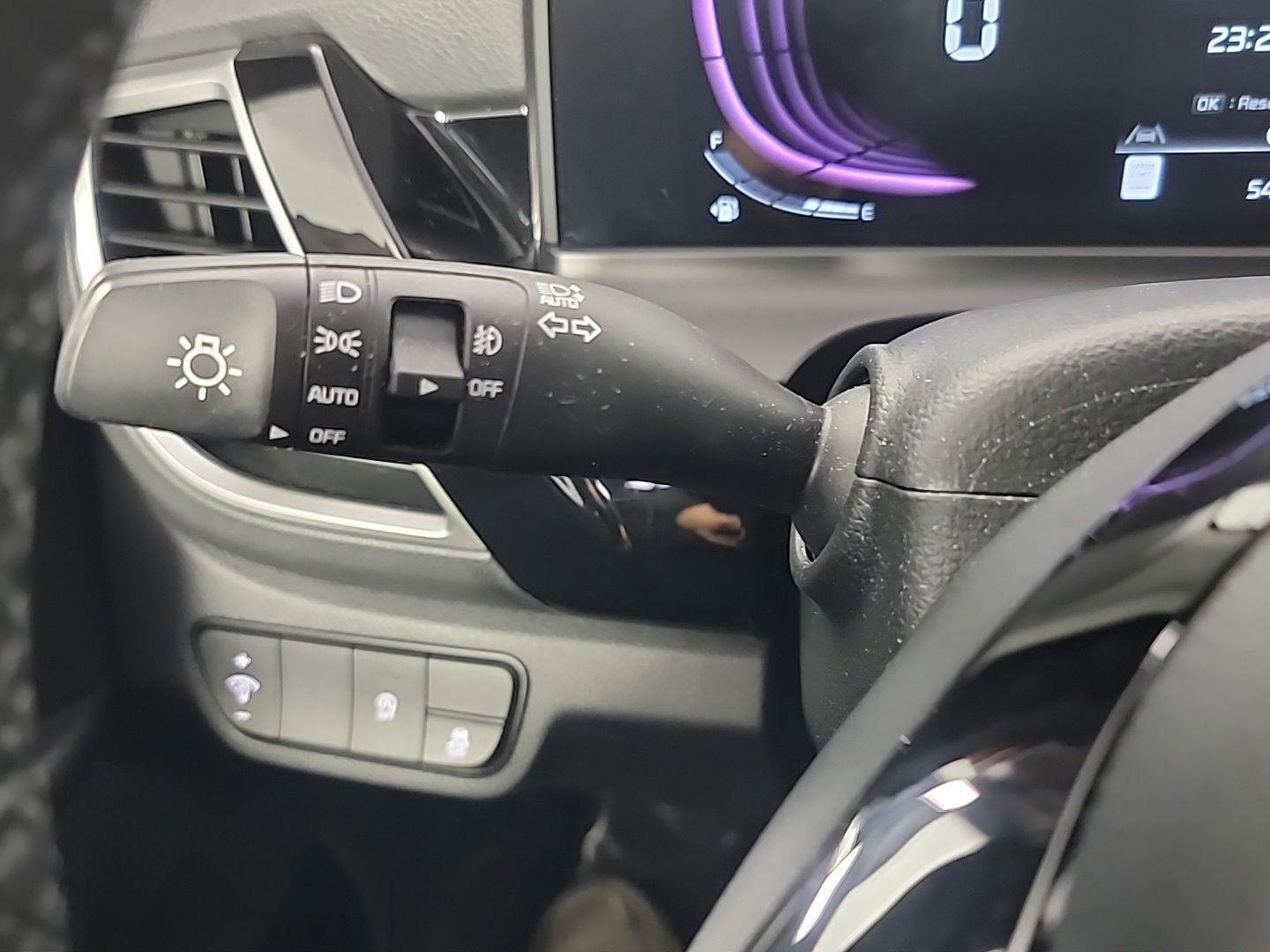 Used 2025 Kia Seltos S image 25