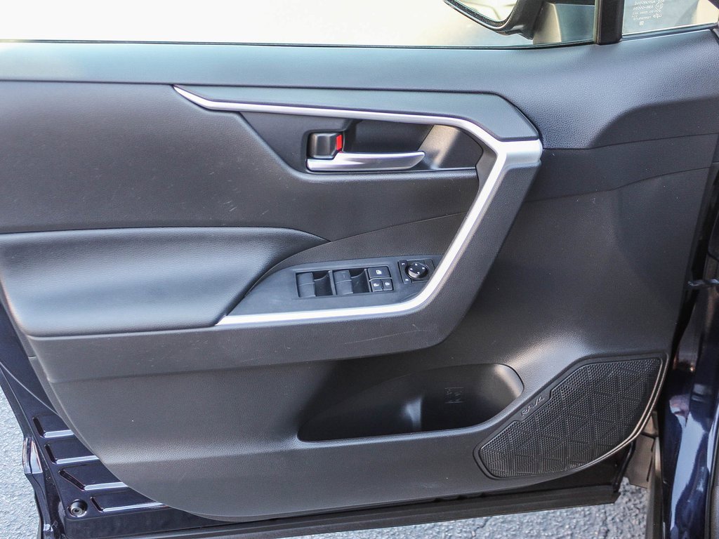 Used 2021 Toyota RAV4 XLE image 21