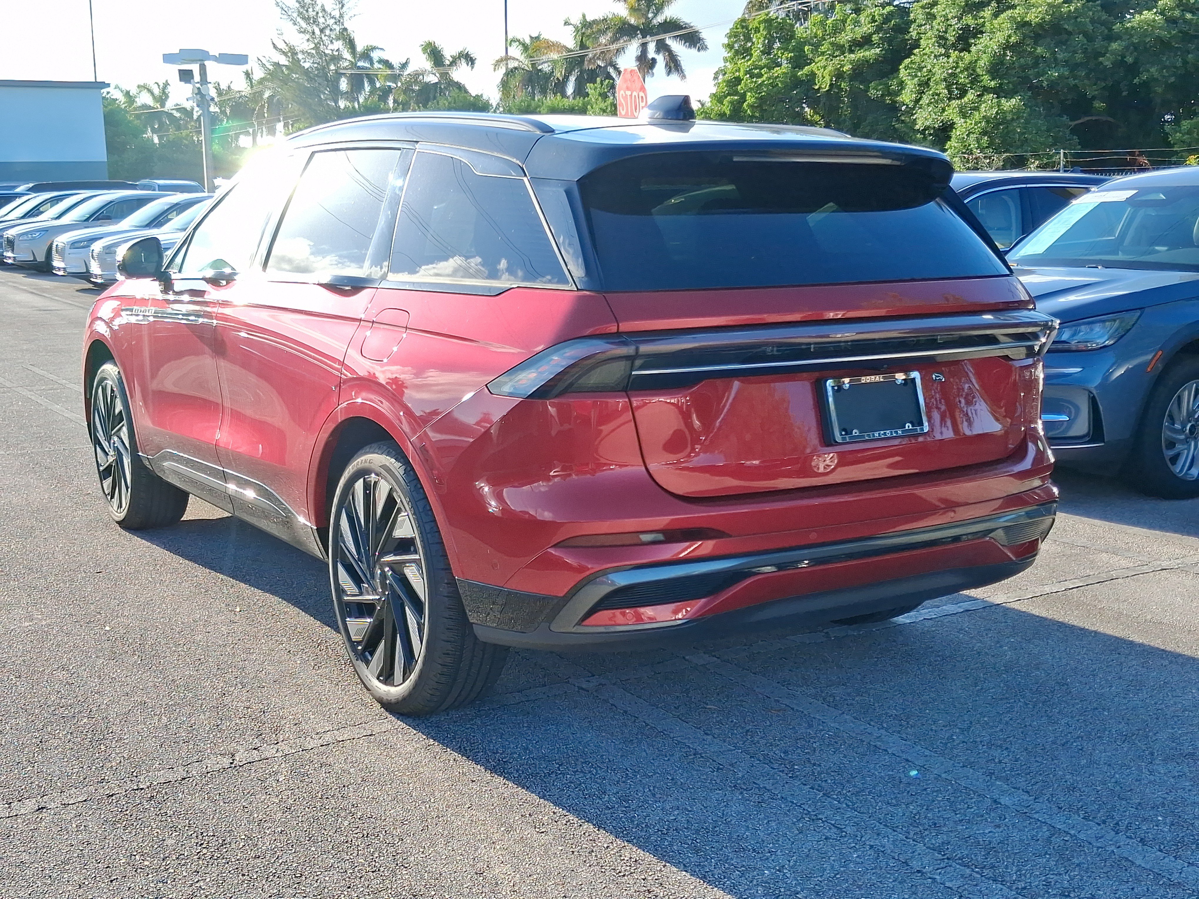 Certified 2024 Lincoln Nautilus Reserve w/ Jet Appearance Package (87T) AWD/4WD image 3