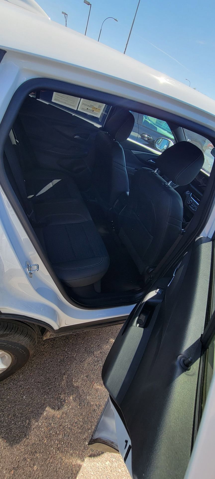 Used 2025 Buick Envista Preferred image 10