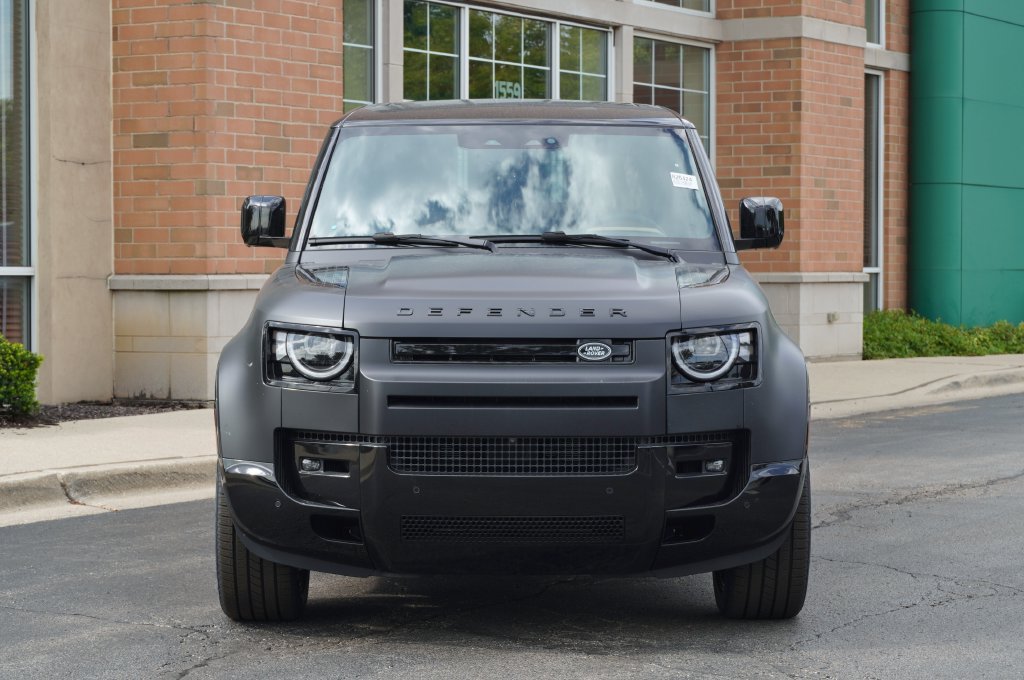 New 2026 Land Rover Defender 110 X-Dynamic SE AWD/4WD image 4