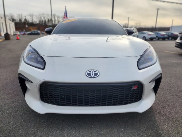 Used 2025 Toyota GR86 image 2