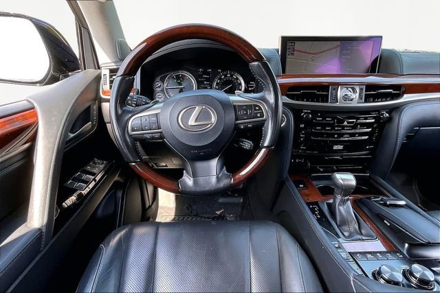 Used 2021 Lexus LX 570 4WD w/ Luxury Package image 8