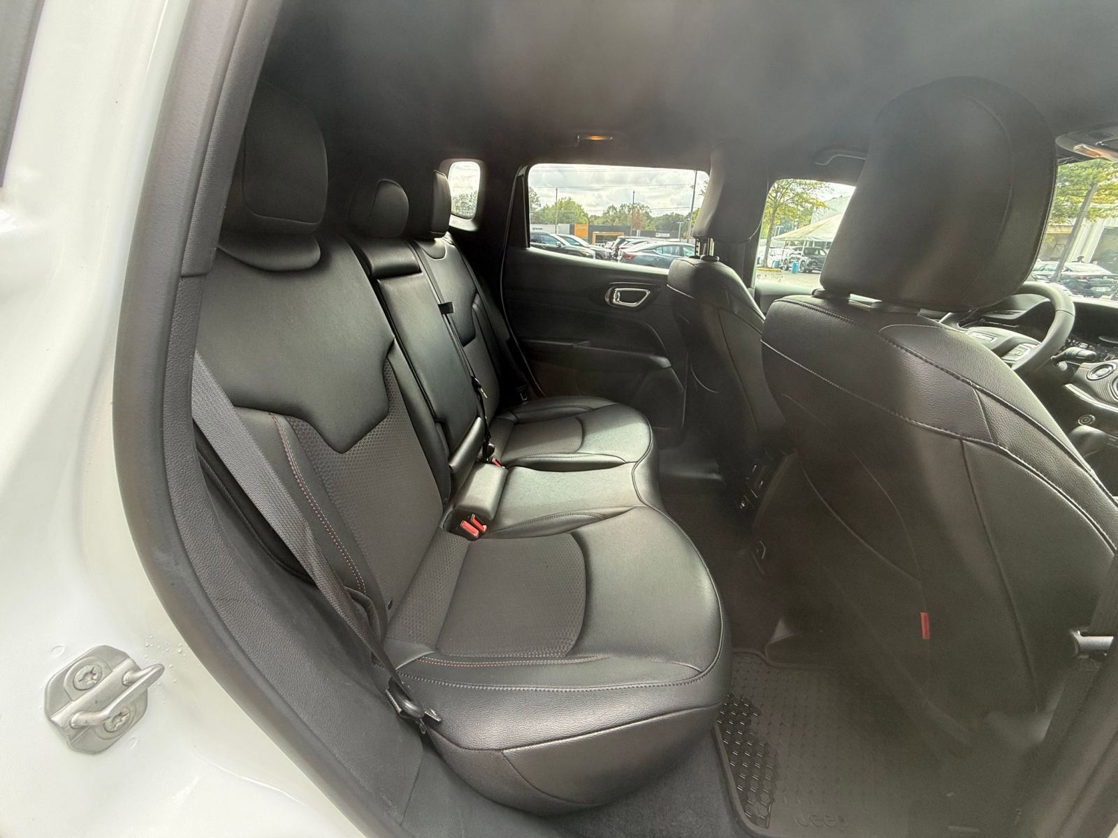 Used 2025 Jeep Compass Trailhawk image 25