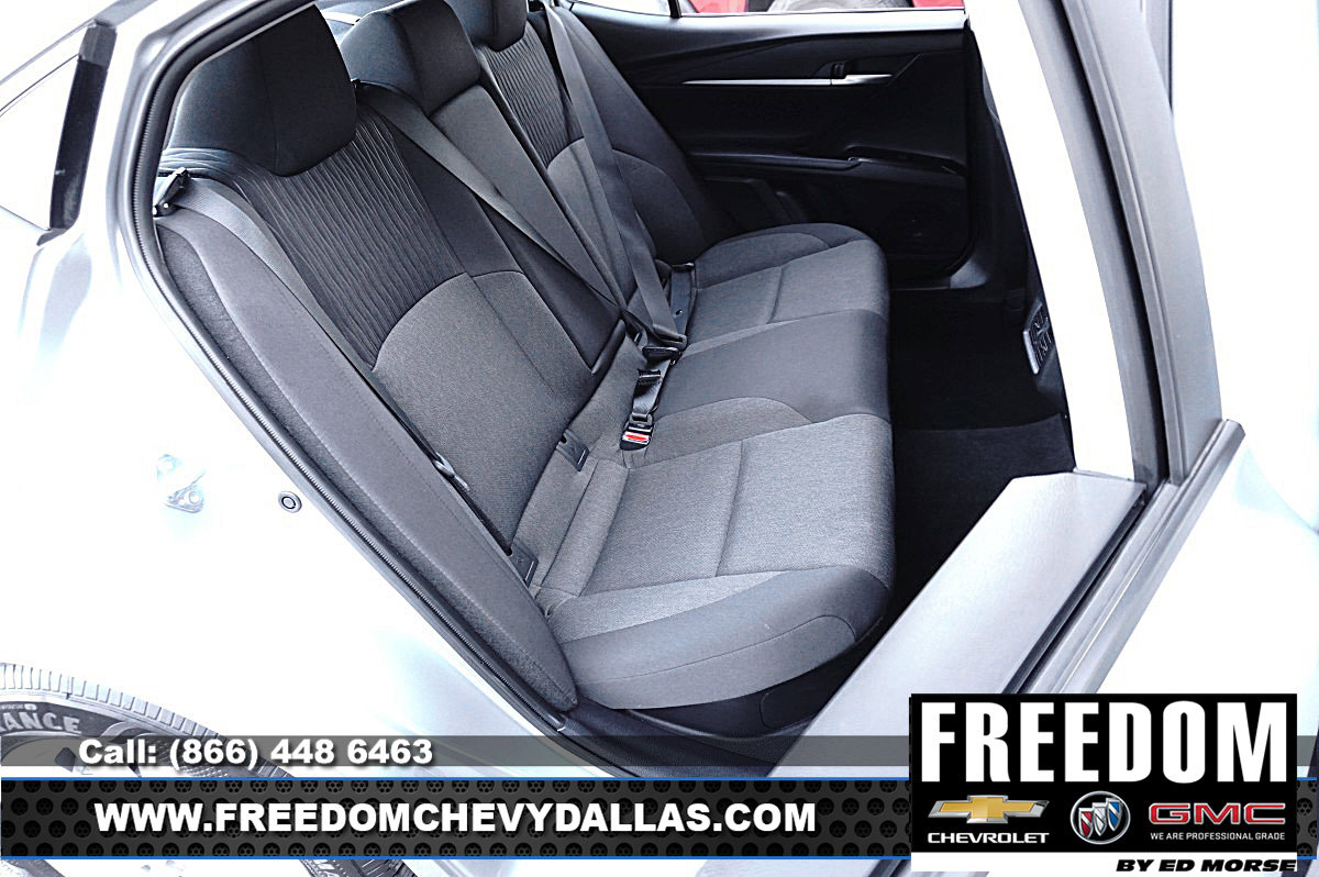 Used 2025 Toyota Camry LE image 12