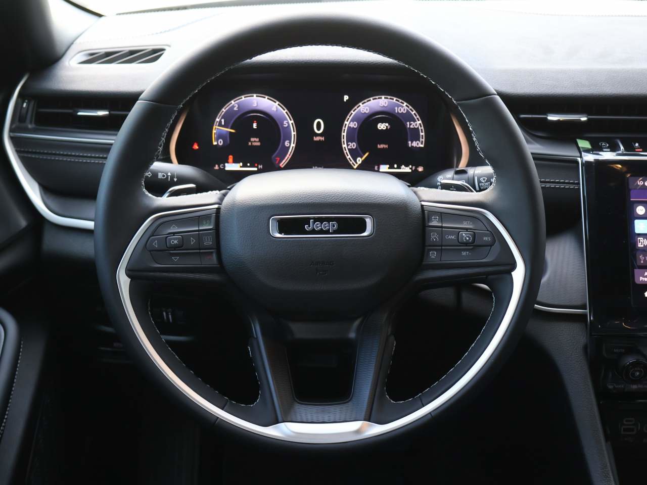 New 2025 Jeep Grand Cherokee L Laredo image 14