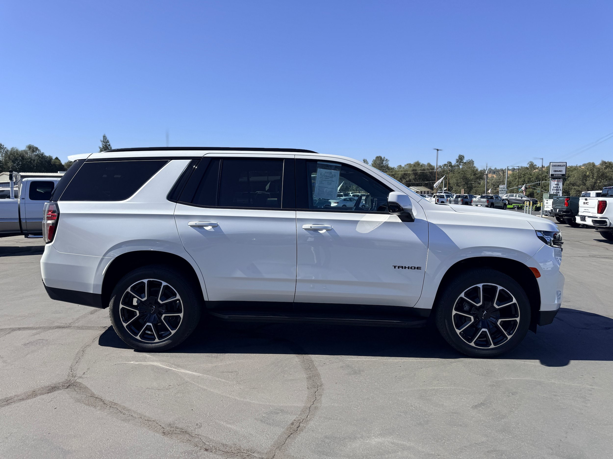 Used 2024 Chevrolet Tahoe RST w/ Luxury Package AWD/4WD image 5