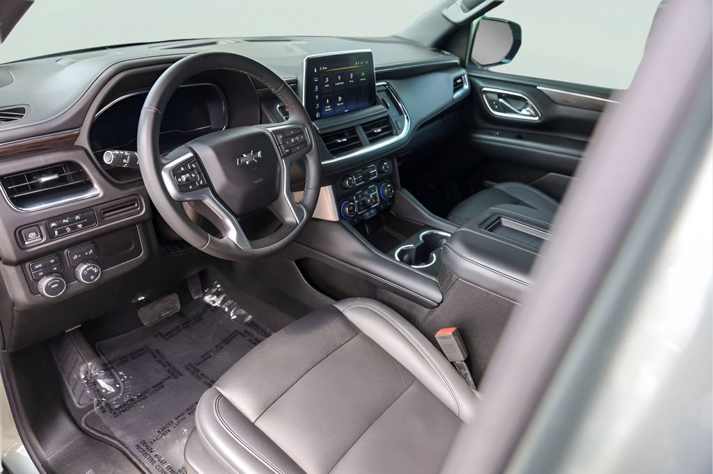 Used 2023 Chevrolet Tahoe Z71 w/ Luxury Package AWD/4WD image 13