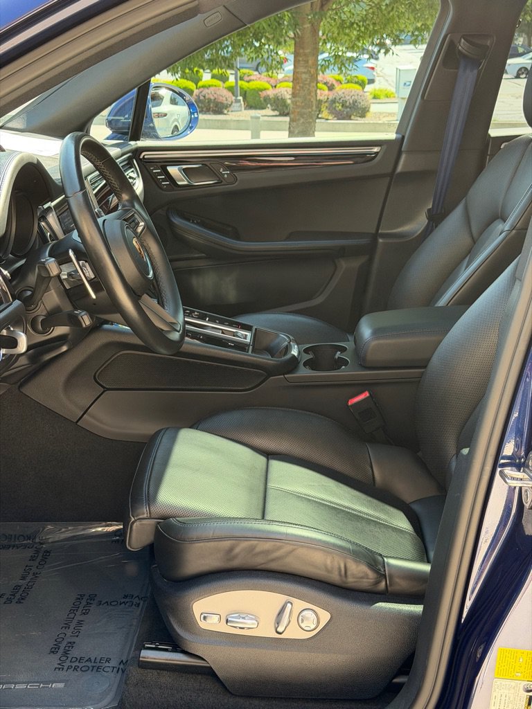 Used 2022 Porsche Macan AWD/4WD image 20