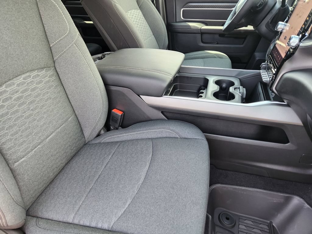 New 2026 RAM 2500 Big Horn AWD/4WD image 13