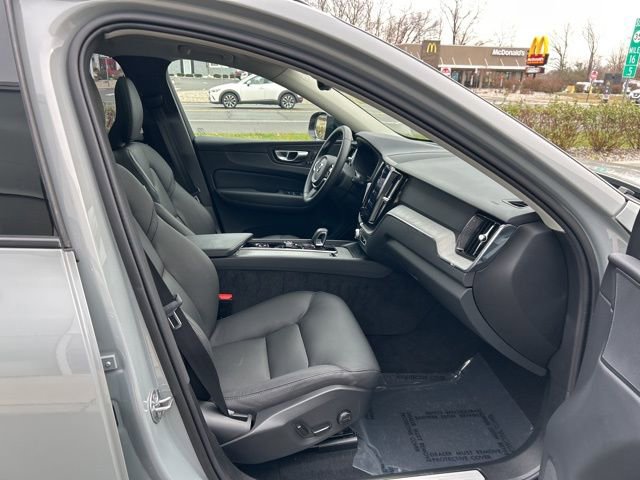 Certified 2025 Volvo XC60 B5 Plus AWD/4WD image 15