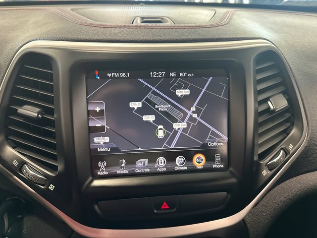 Used 2016 Jeep Cherokee Trailhawk w/ Leather Interior Group AWD/4WD image 17