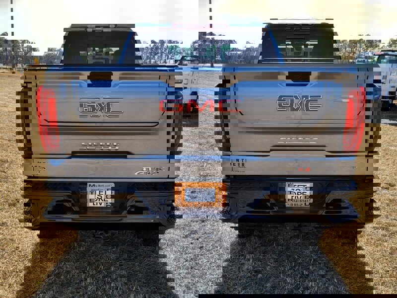 Used 2024 GMC Sierra 1500 AT4X image 9