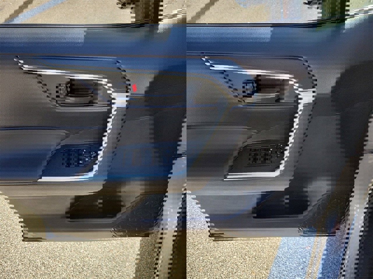 Used 2025 Toyota RAV4 LE image 13