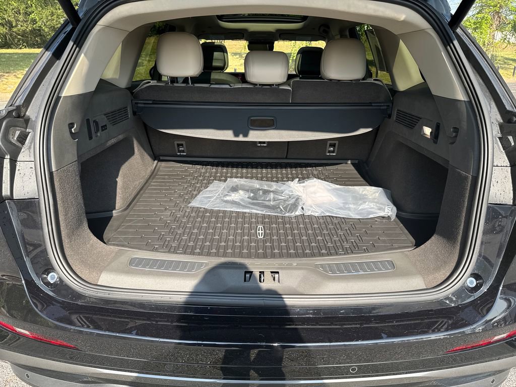 Used 2025 Lincoln Nautilus Premier w/ Equipment Group 102A AWD/4WD image 29