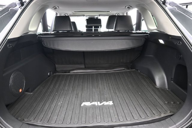 Certified 2023 Toyota RAV4 XLE Premium AWD/4WD image 33