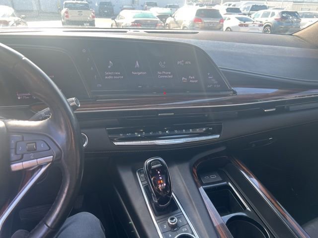 Used 2023 Cadillac Escalade Premium Luxury w/ Performance Package image 11