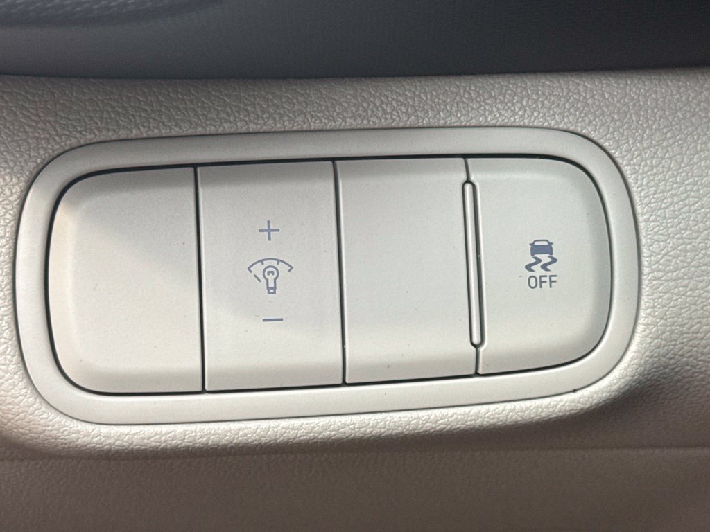 New 2026 Hyundai Venue SEL FWD image 23