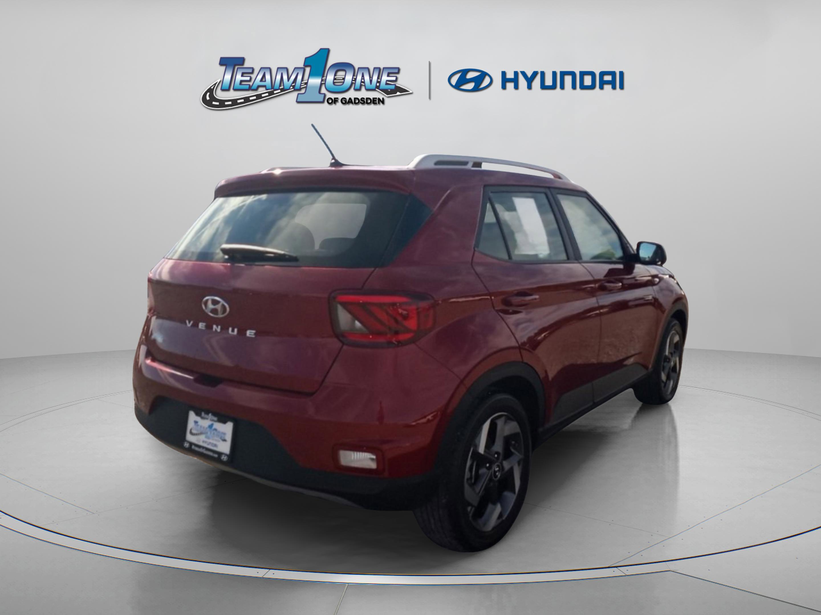 Certified 2024 Hyundai Venue SEL image 8