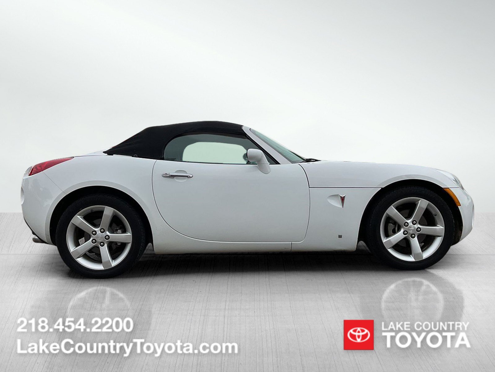 Used 2008 Pontiac Solstice Convertible w/ Preferred Package RWD image 6