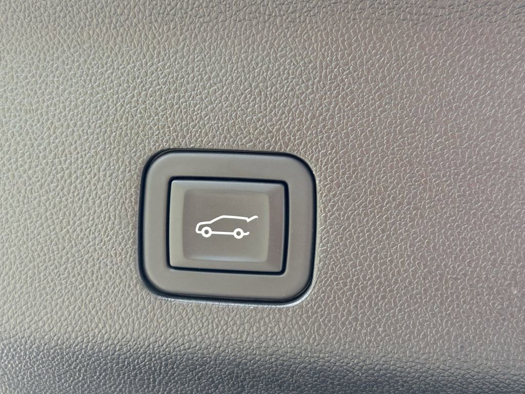 Certified 2024 Cadillac Escalade Sport Platinum w/ LPO, ONYX Package AWD/4WD image 11