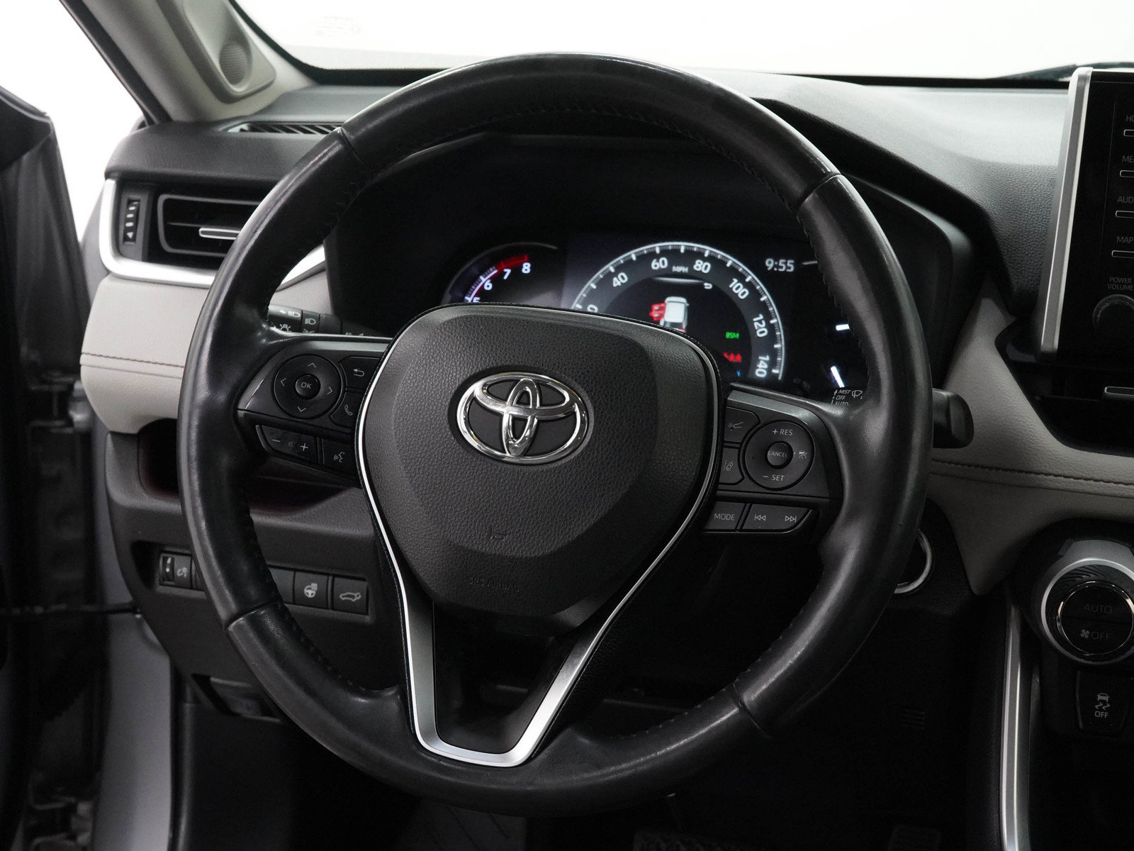 Used 2019 Toyota RAV4 Limited w/ Cold Weather Package AWD/4WD image 23