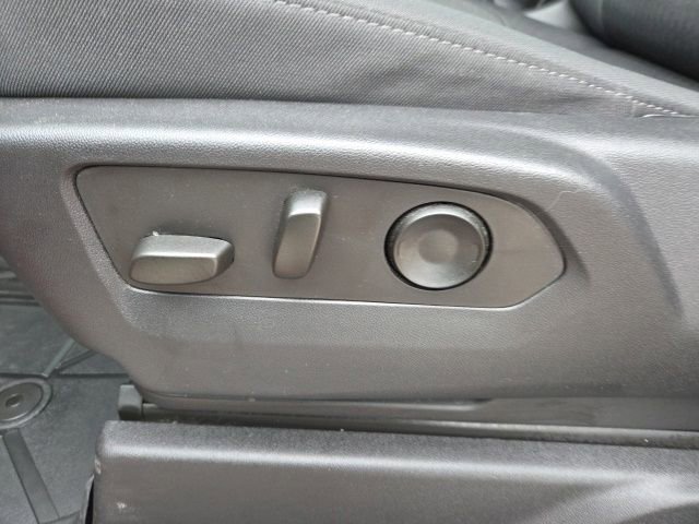 Used 2023 Chevrolet Silverado 1500 Custom image 39