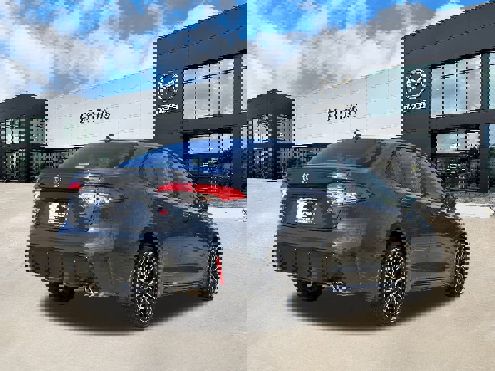 Used 2025 Toyota Corolla SE image 3