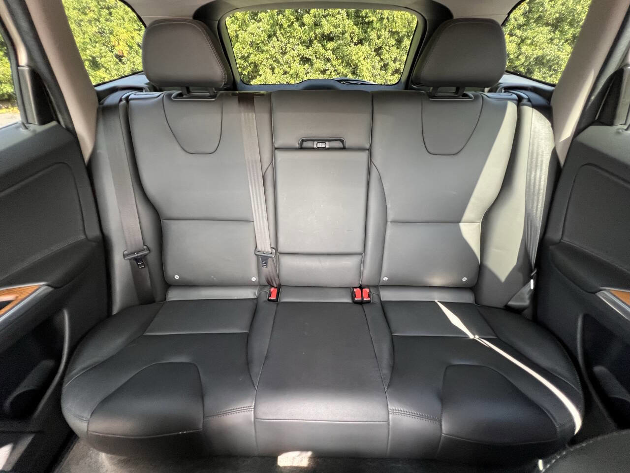 Used 2017 Volvo XC60 T5 Inscription w/ Advanced Package AWD/4WD image 29