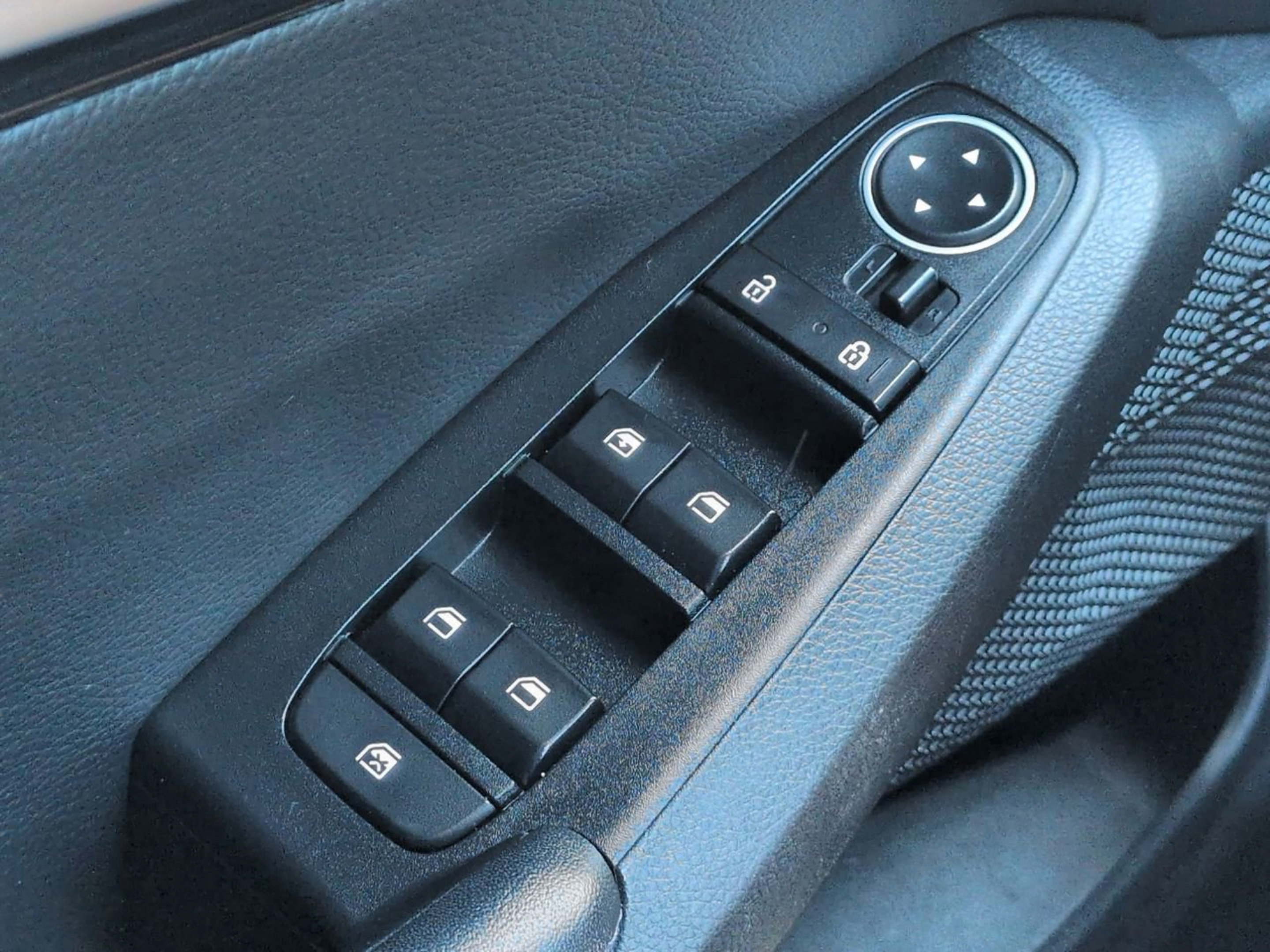 Certified 2023 Kia Seltos S w/ Navigation Package AWD/4WD image 28
