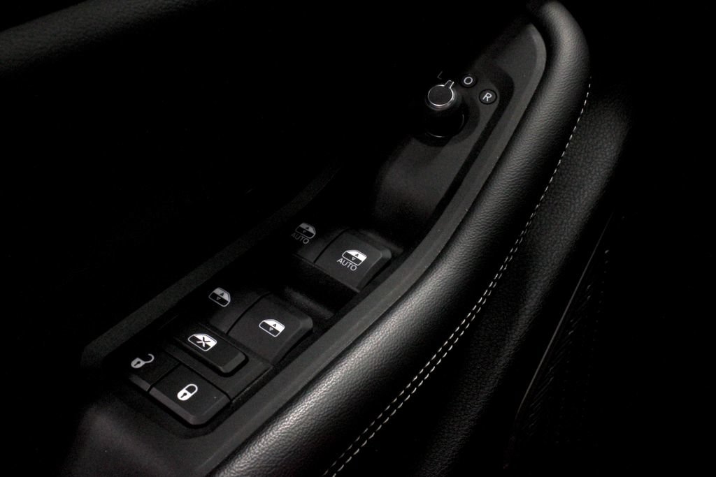 Used 2023 Jeep Grand Cherokee Altitude AWD/4WD image 25