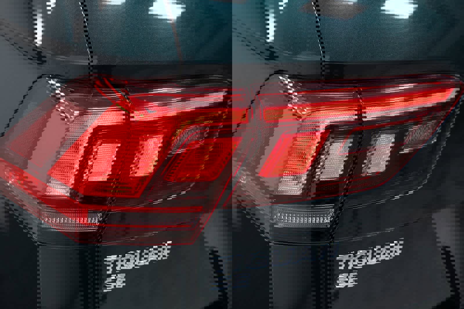 Used 2019 Volkswagen Tiguan SE w/ Panoramic Sunroof Package image 30