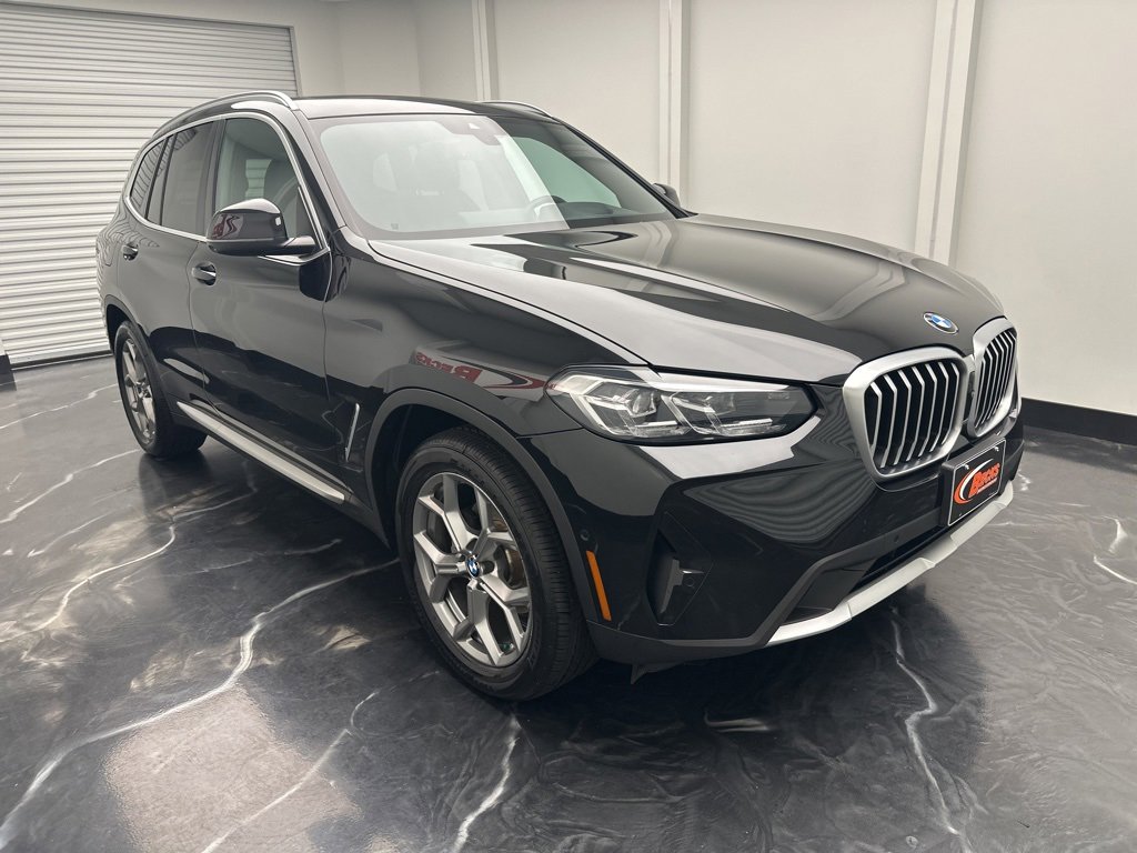 Used 2023 BMW X3 xDrive30i w/ Premium Package image 2