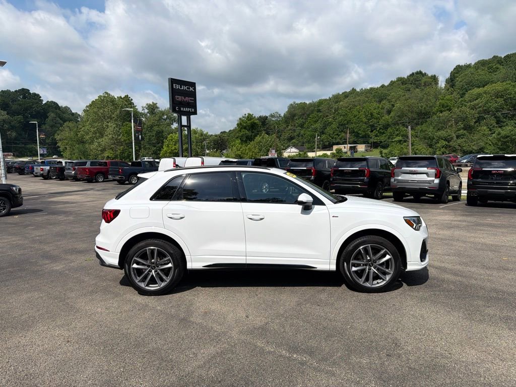Used 2025 Audi Q3 2.0T Premium AWD/4WD image 2