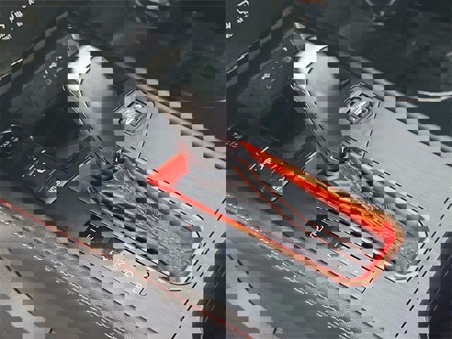 Certified 2025 Nissan Kicks SR image 22