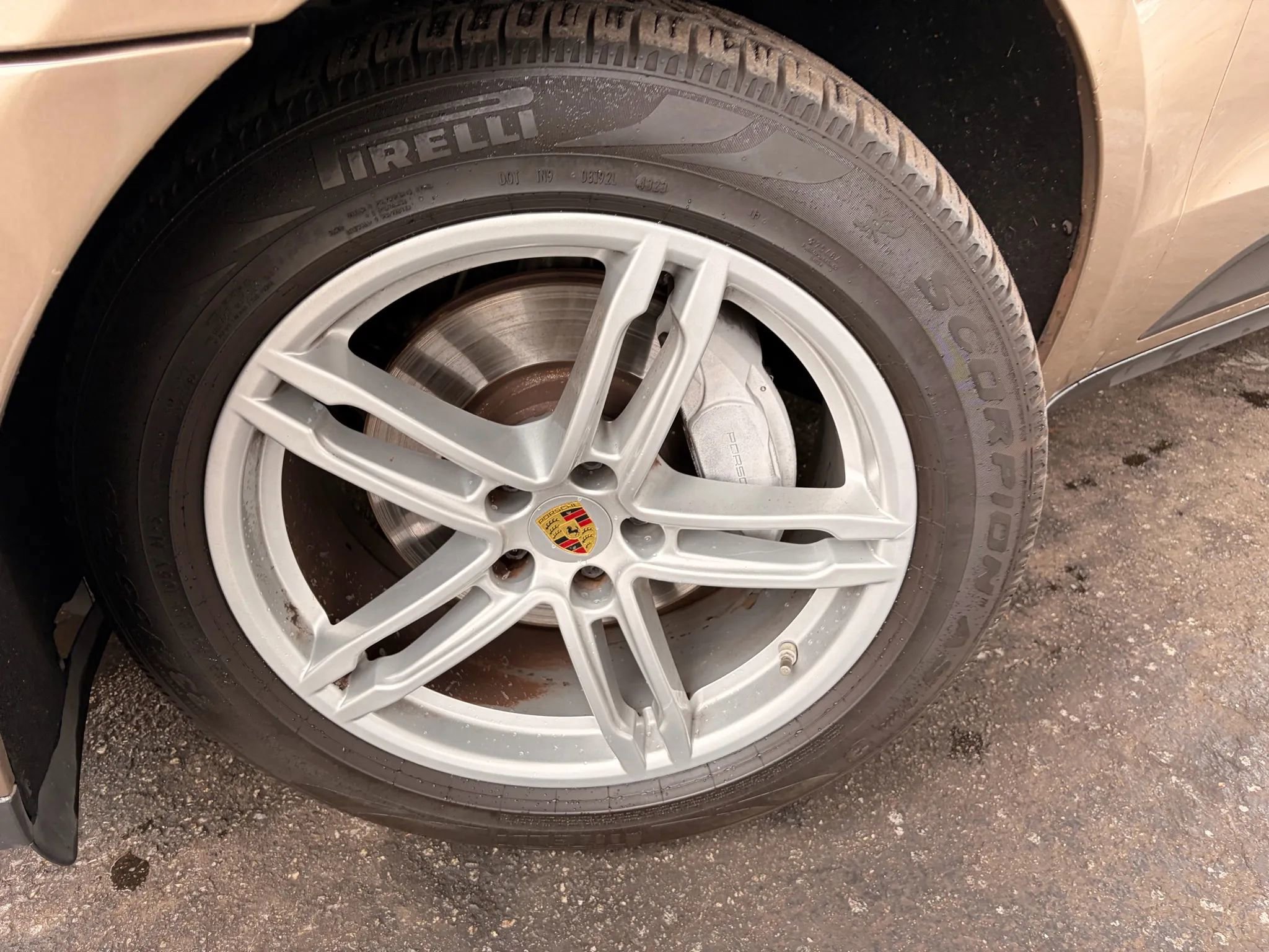 Used 2017 Porsche Macan image 98