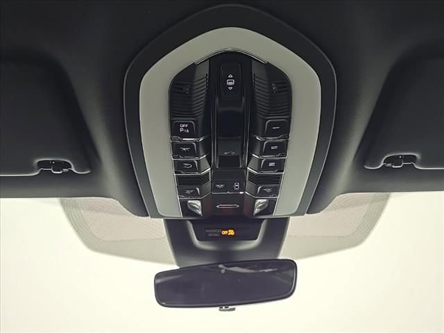 Certified 2025 Porsche Macan image 24