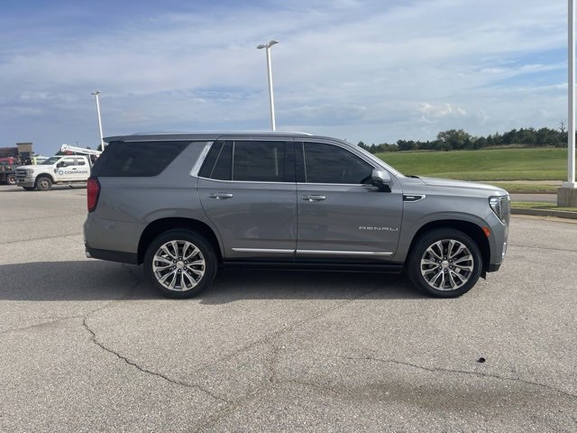 Used 2021 GMC Yukon Denali w/ Denali Premium Package image 4