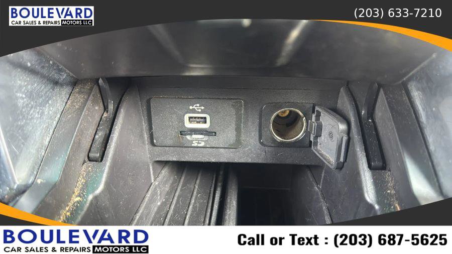 Used 2016 Ford Explorer Limited image 18