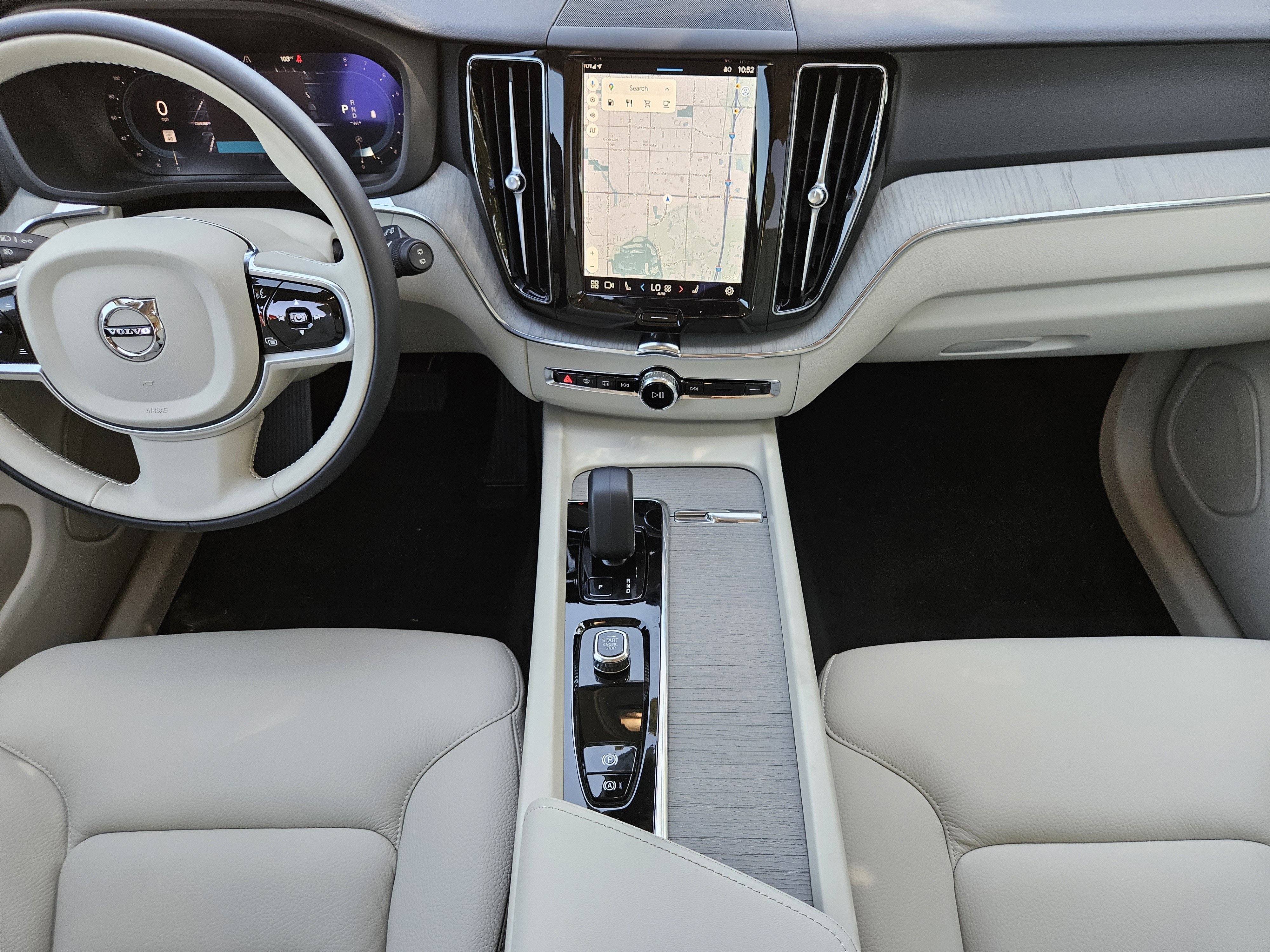 New 2025 Volvo XC60 B5 Plus w/ Protection Package Premier image 17