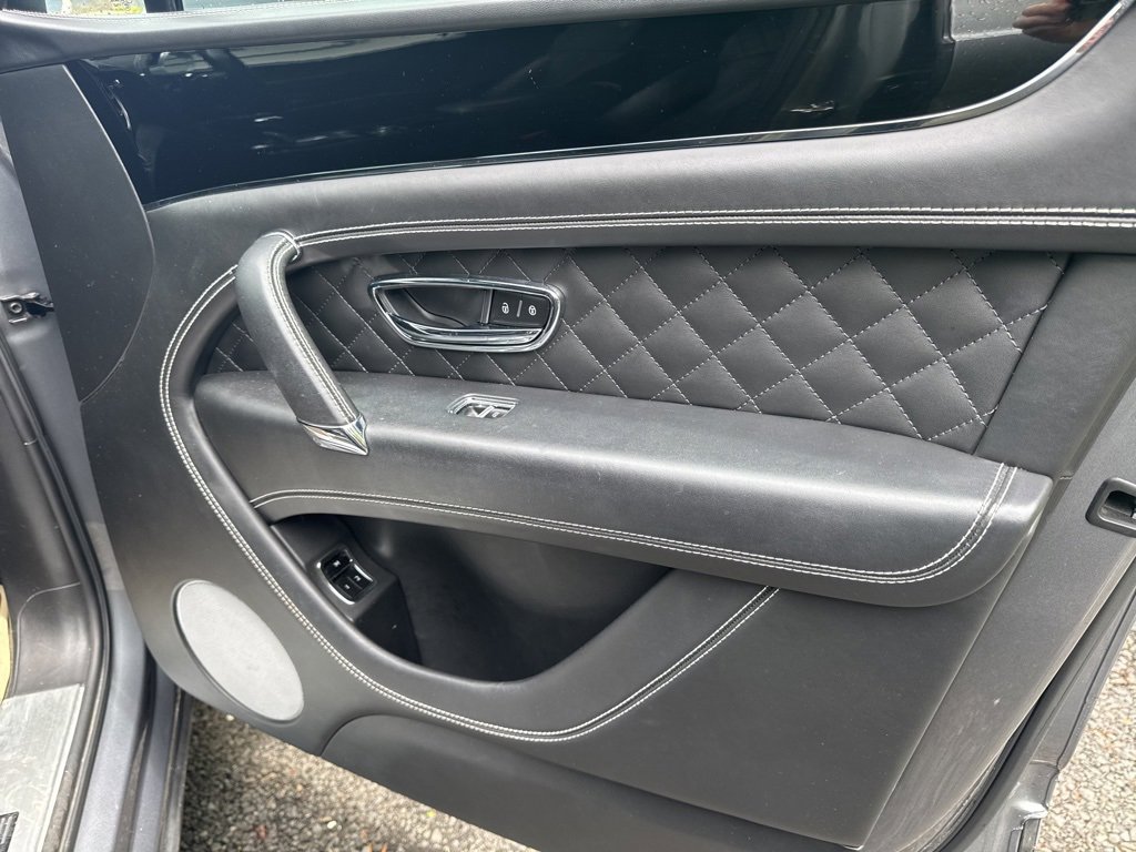 Used 2018 Bentley Bentayga Activity image 29