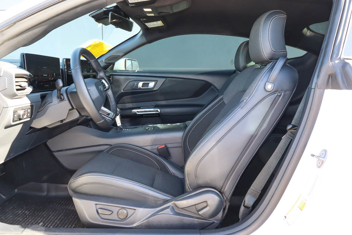 Used 2024 Ford Mustang Coupe RWD image 7