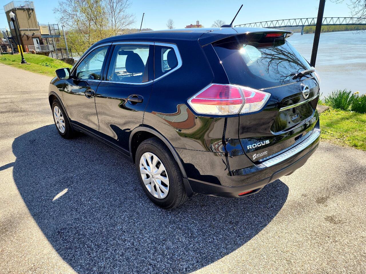 Used 2016 Nissan Rogue S image 3