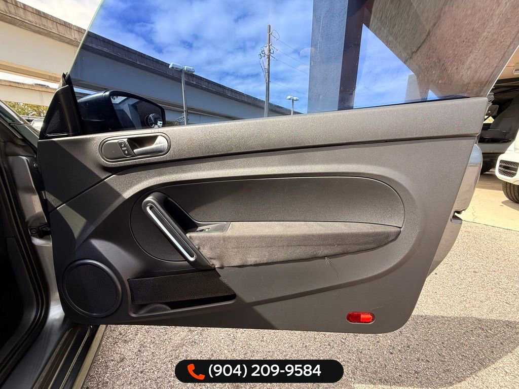 Used 2014 Volkswagen Beetle 2.5 image 22