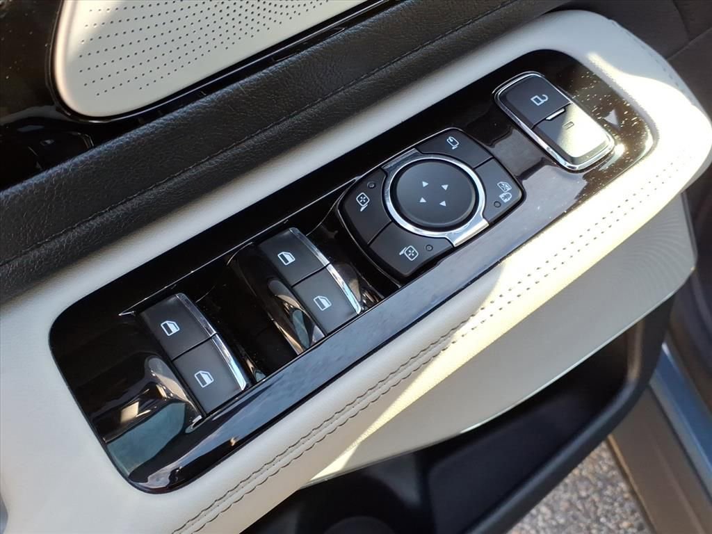 Used 2026 Lincoln Aviator Reserve w/ Luxury Package image 18