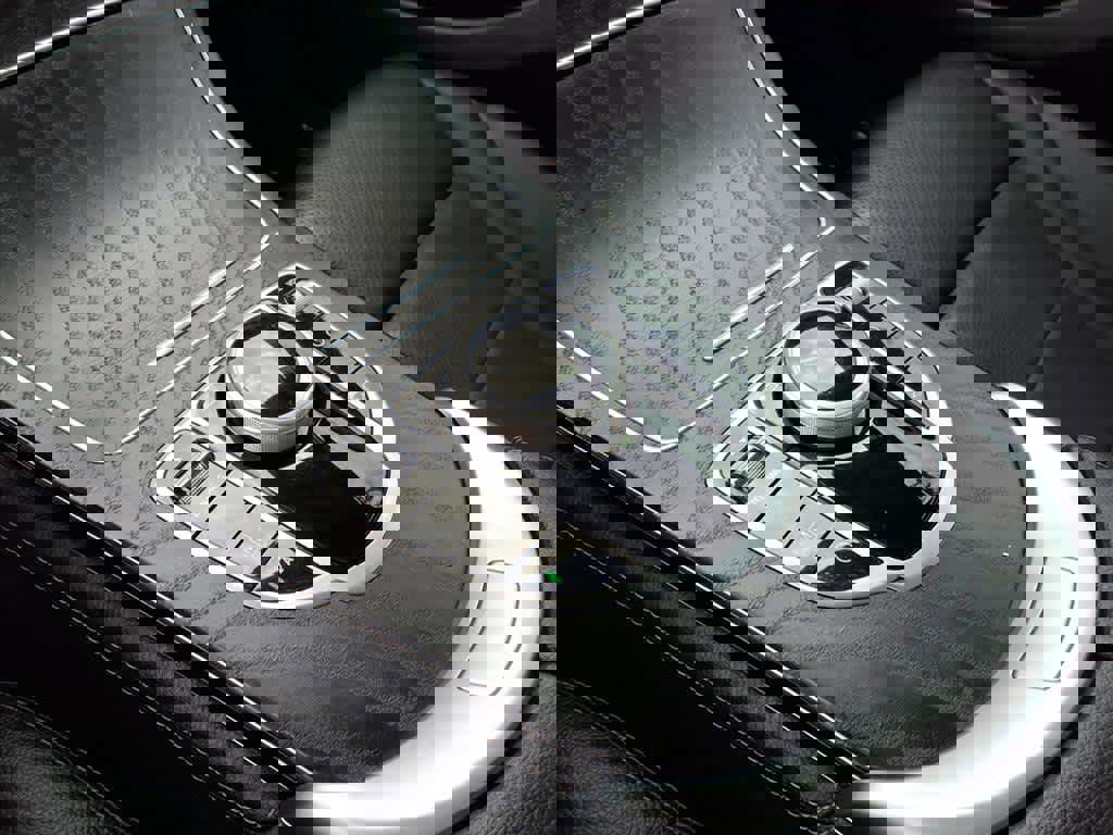 Used 2019 Mercedes-Benz GLC 300 image 17