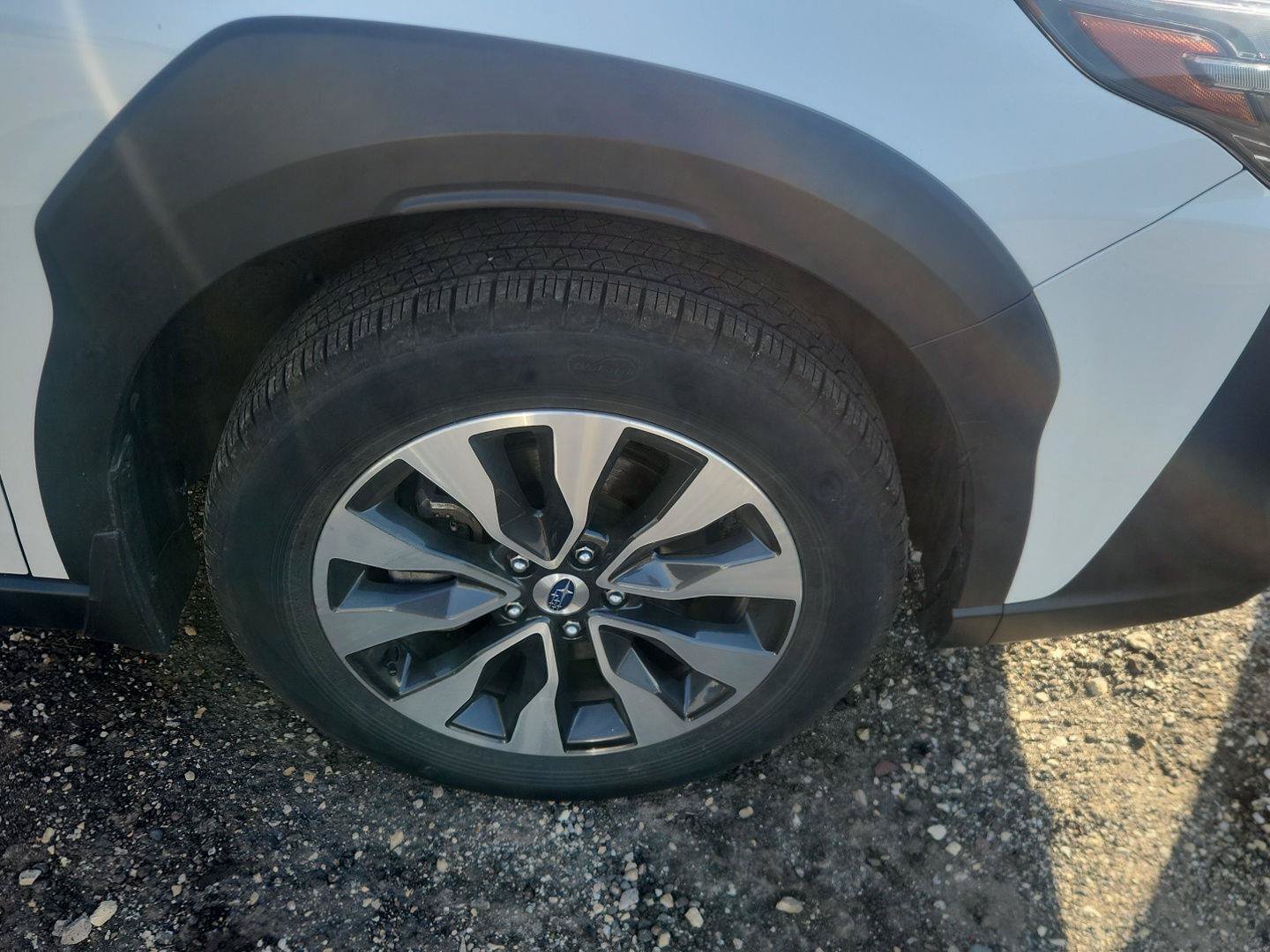 Used 2024 Subaru Outback Touring AWD/4WD image 2