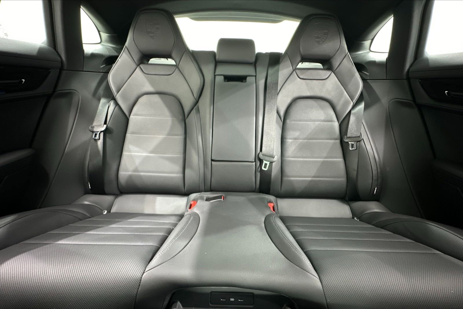 Certified 2024 Porsche Panamera 4 image 17